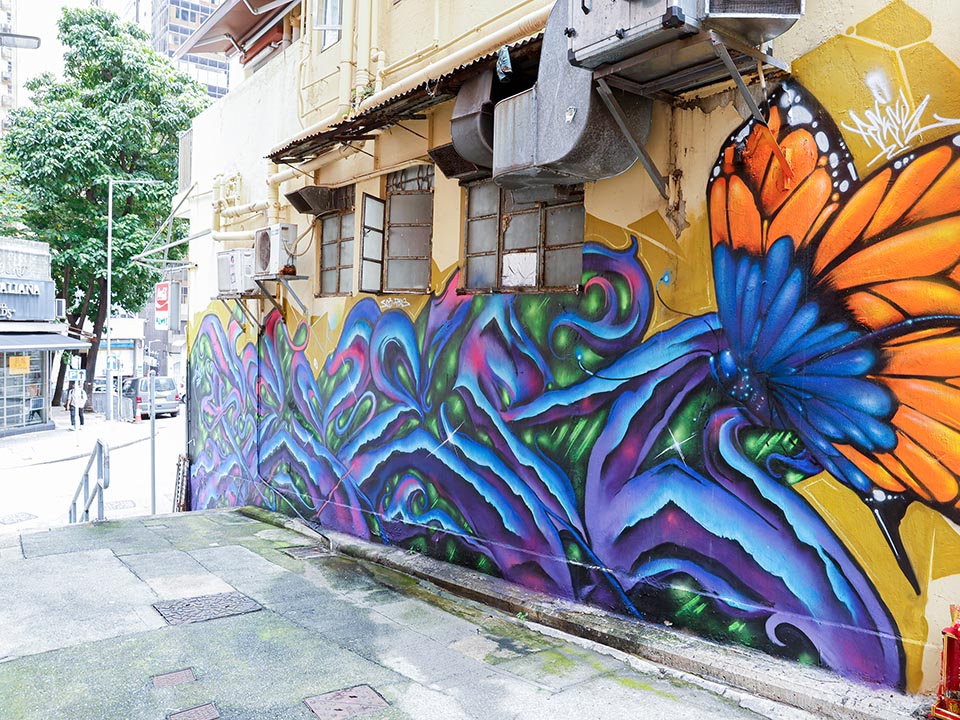  荷李活道上Fever创作的街头壁画。 