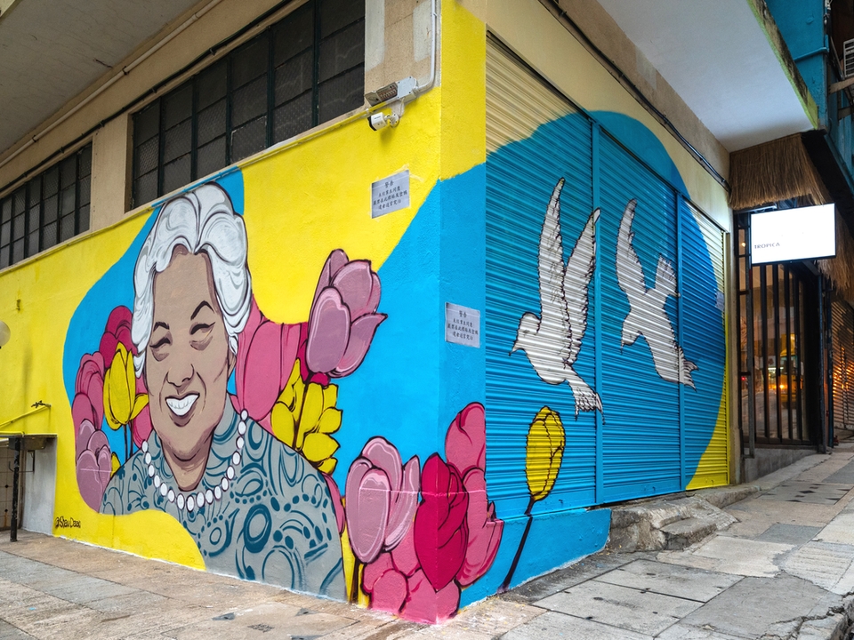 在街角处的Shaw Daan壁画。 