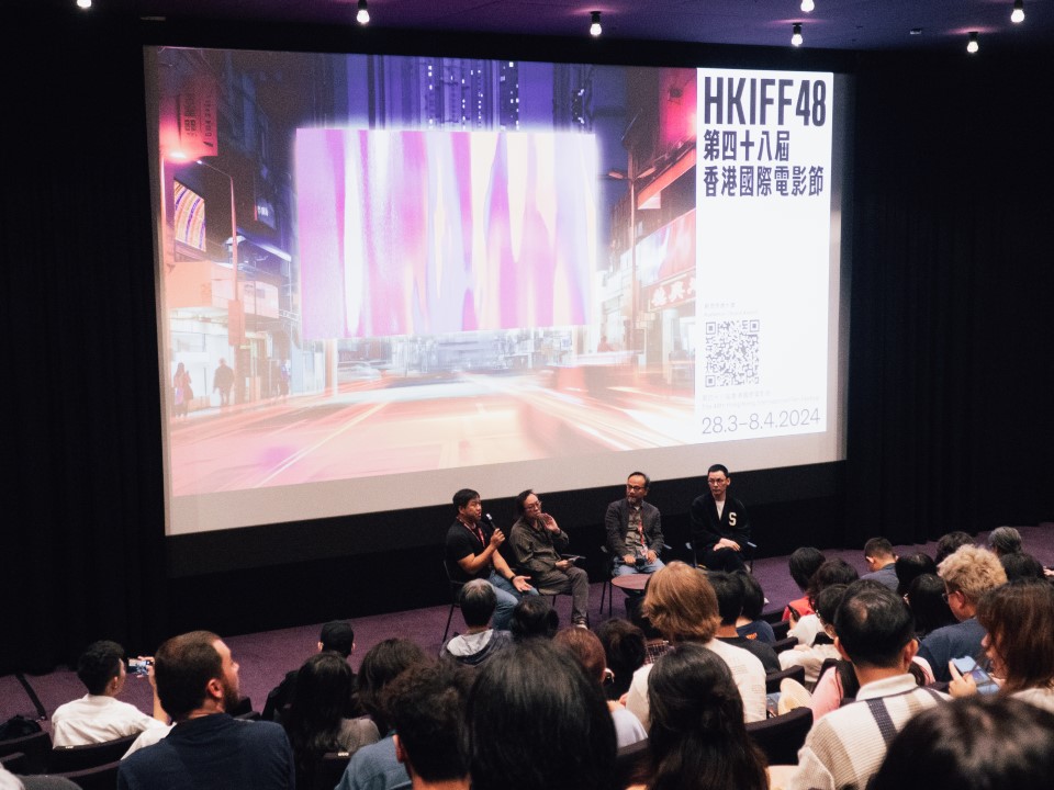 多个电影迷出席香港国际电影节相关活动。