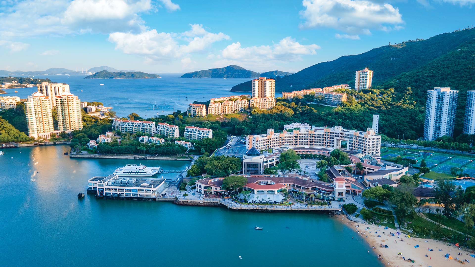 来度假胜地愉景湾一日游，放松身心。