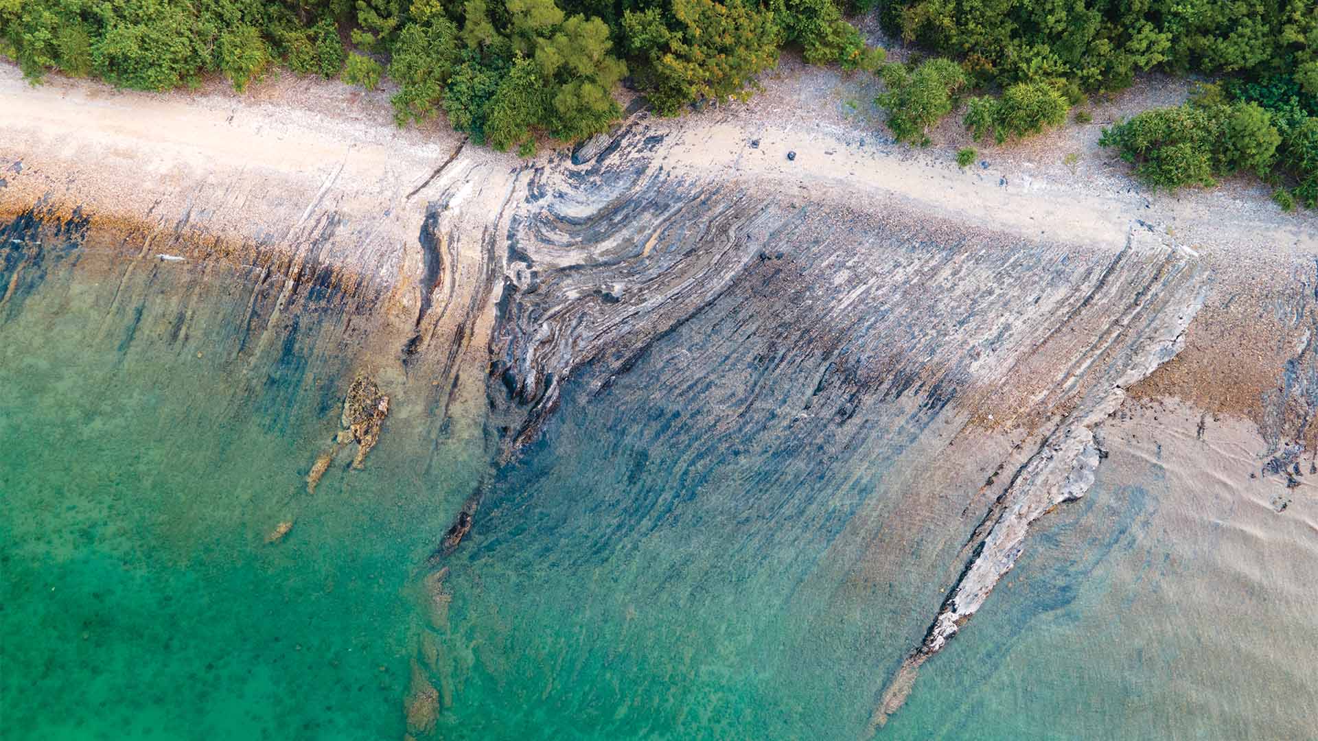 欣赏香港最重要的地质景点之一⸺荔枝庄